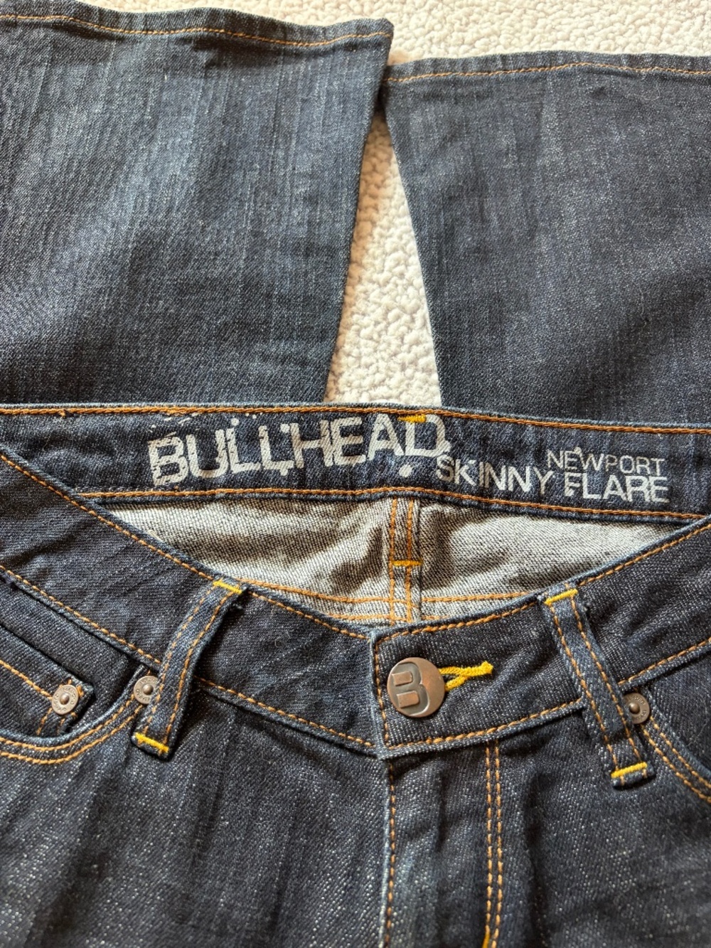 Bullhead Newport Skinny Flare Jeans in Dark Wash Blue, Size 2 equivalent (NwoT)